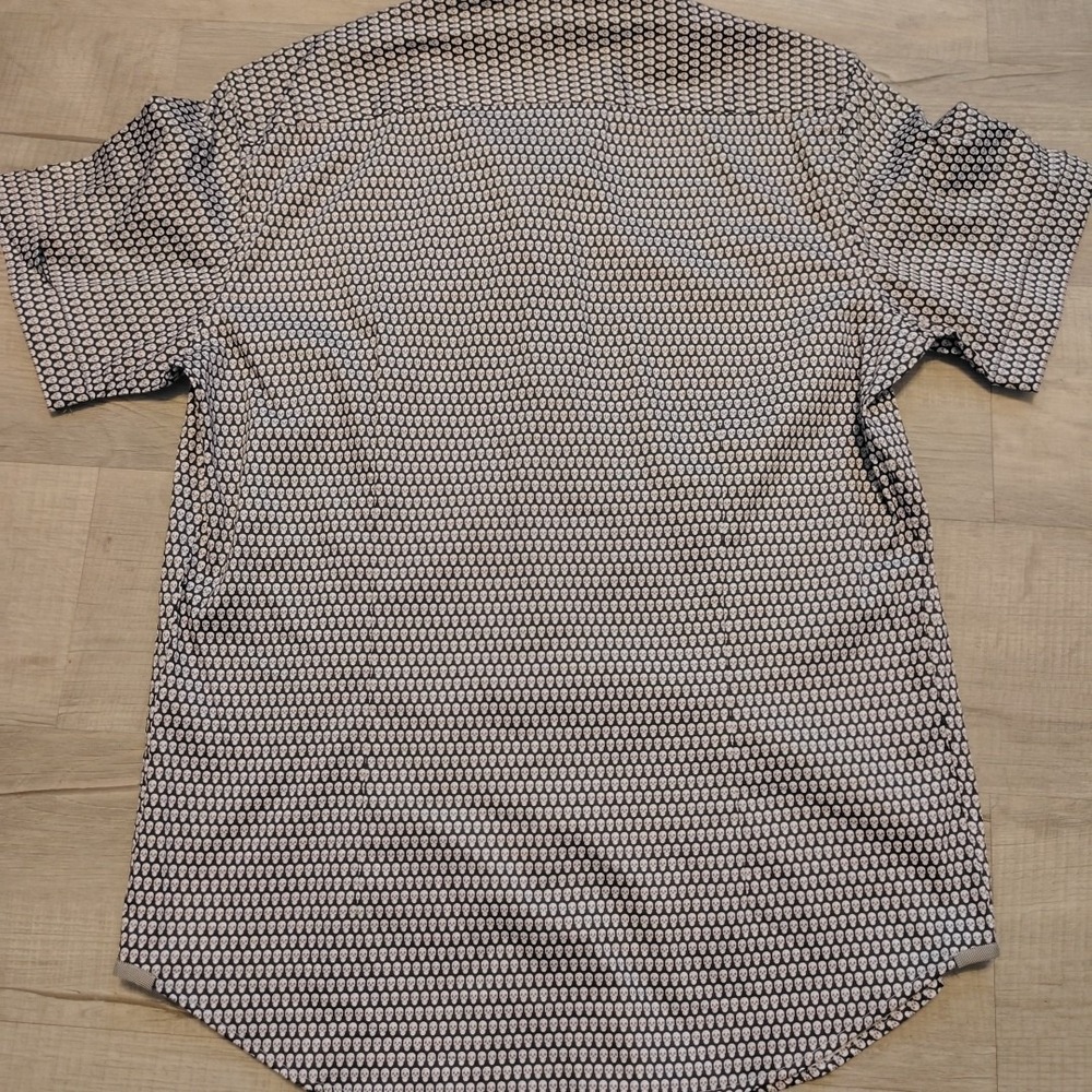 Robert Graham Black and White Skull Print Casual Button-Down Shirt - Picture 6 of 7
